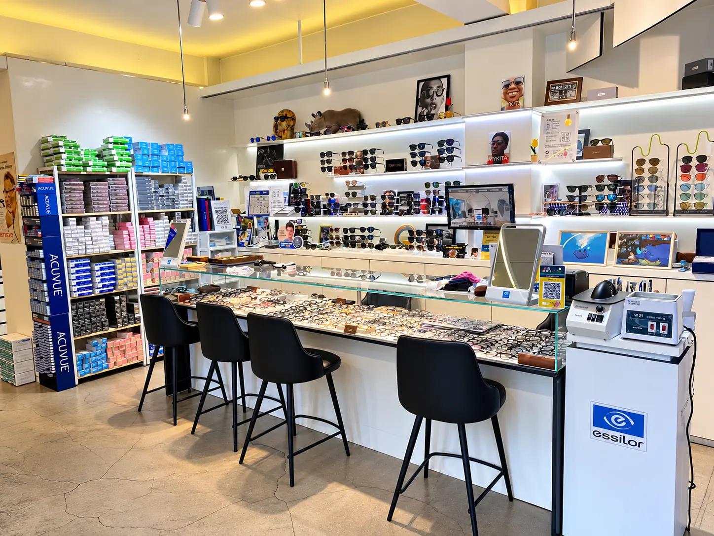 Consultation counter and frame wall